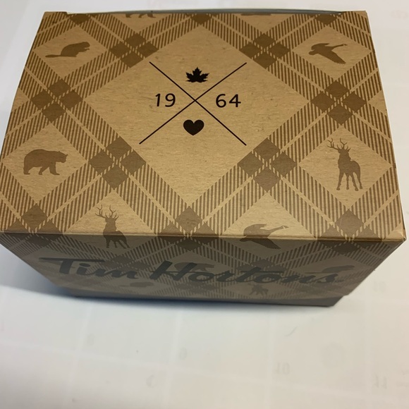 TIM HORTONS Limited Edition 2017 Ceramic Canadian Geese Mug, 14oz - Picture 4 of 7